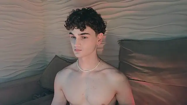 Snapshot of adam_21cm__ chatting on 12.15.24 adam 21cm online show from 12.15.24