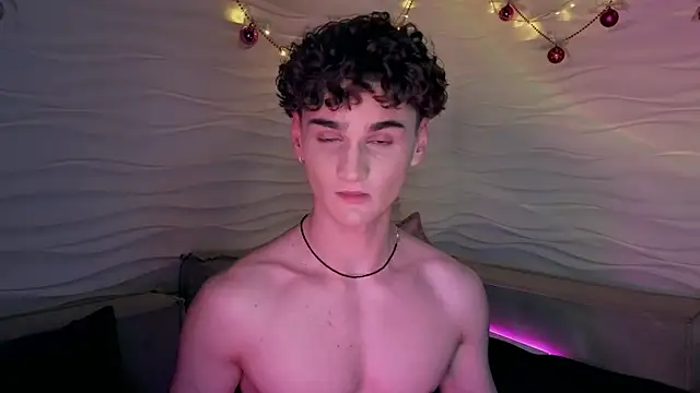 Snapshot of adam_21cm__ chatting on 01.09.25 adam 21cm online show from 01.09.25