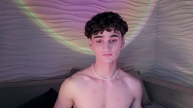 Snapshot of adam_21cm__ chatting on 02.04.25 adam 21cm online show from 02.04.25