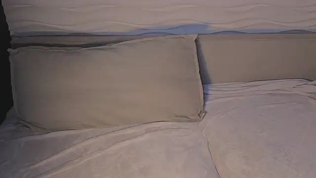 Snapshot of adam_21cm__ chatting on 10.23.25 adam 21cm online show from 10.23.25