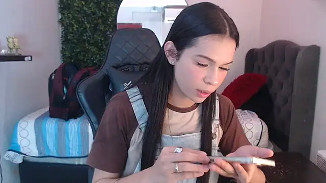 Snapshot of andy_bell_x chatting on 03.20.25 andy bell x online show from 03.20.25