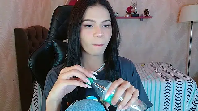 Snapshot of andy_bell_x chatting on 09.14.25 andy bell x online show from 09.14.25