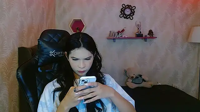 Snapshot of andy_bell_x chatting on 10.13.25 andy bell x online show from 10.13.25