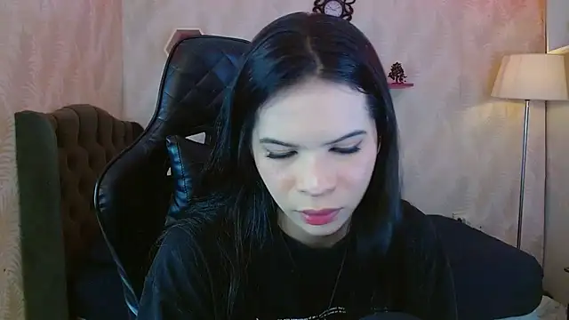 Snapshot of andy_bell_x chatting on 10.15.25 andy bell x online show from 10.15.25