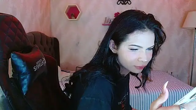 Snapshot of andy_bell_x chatting on 10.22.25 andy bell x online show from 10.22.25