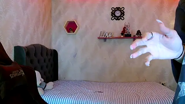 Snapshot of andy_bell_x chatting on 10.26.25 andy bell x online show from 10.26.25