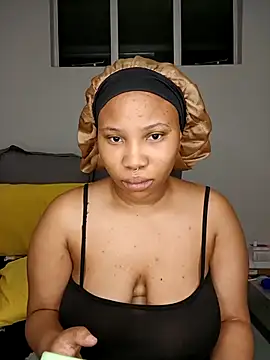 DrippinCaramelCutie online show from 11.22.25