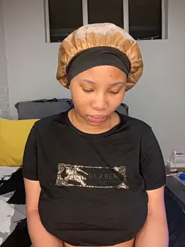 DrippinCaramelCutie online show from 11.23.25