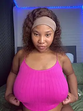 Snapshot of DrippinCaramelCutie chatting on 03.06.26 DrippinCaramelCutie online show from 03.06.26