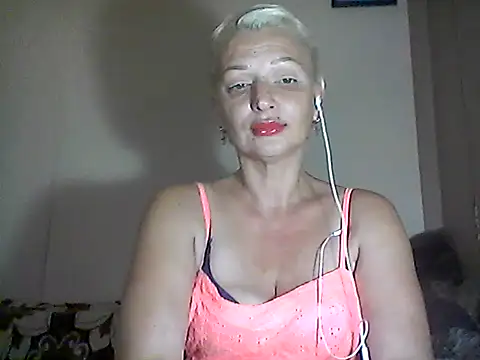 Snapshot of MaryJane441 chatting on 09.20.25 MaryJane441 online show from 09.20.25