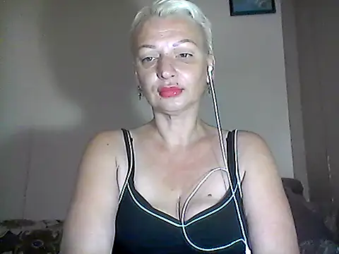 Snapshot of MaryJane441 chatting on 09.30.25 MaryJane441 online show from 09.30.25