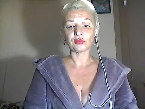 Snapshot of MaryJane441 chatting on 10.02.25 MaryJane441 online show from 10.02.25