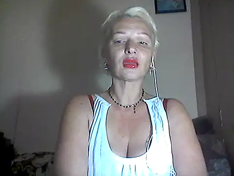 Snapshot of MaryJane441 chatting on 10.03.25 MaryJane441 online show from 10.03.25