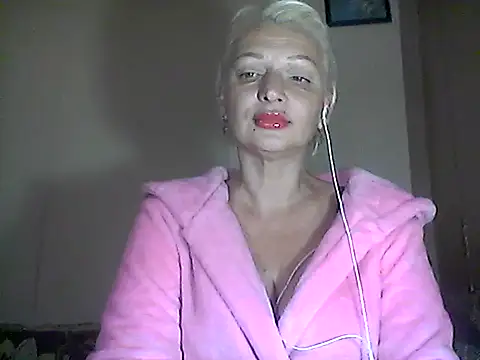 Snapshot of MaryJane441 chatting on 10.14.25 MaryJane441 online show from 10.14.25