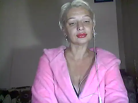 Snapshot of MaryJane441 chatting on 10.16.25 MaryJane441 online show from 10.16.25