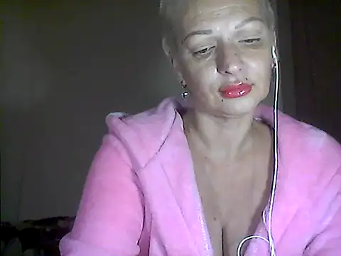 Snapshot of MaryJane441 chatting on 10.17.25 MaryJane441 online show from 10.17.25
