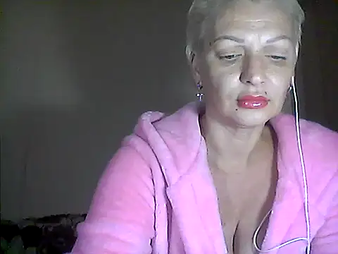 Snapshot of MaryJane441 chatting on 10.18.25 MaryJane441 online show from 10.18.25