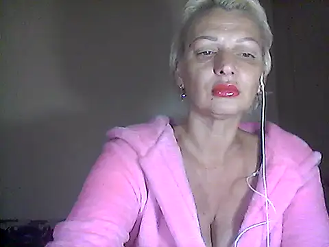 Snapshot of MaryJane441 chatting on 10.22.25 MaryJane441 online show from 10.22.25