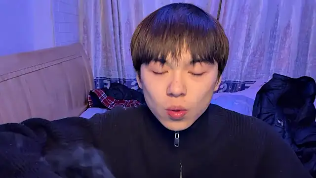 Snapshot of xiaottt1918 chatting on 01.15.25 xiaottt1918 online show from 01.15.25