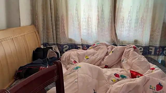 Snapshot of xiaottt1918 chatting on 01.18.25 xiaottt1918 online show from 01.18.25