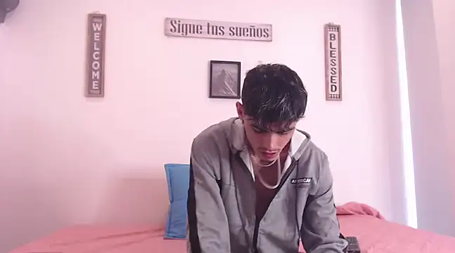 Snapshot of harrytomson_1 chatting on 12.05.24 harrytomson 1 online show from 12.05.24