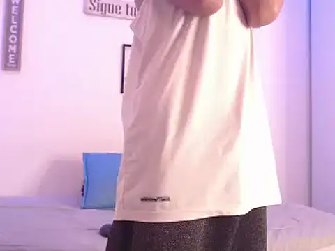 Snapshot of harrytomson_1 chatting on 12.31.24 harrytomson 1 online show from 12.31.24