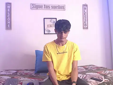 Snapshot of harrytomson_1 chatting on 01.27.25 harrytomson 1 online show from 01.27.25