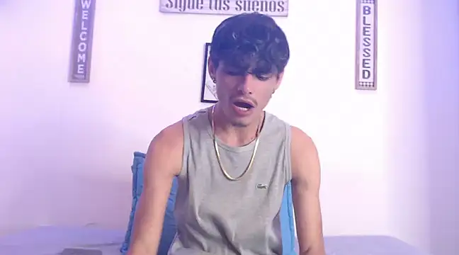 Snapshot of harrytomson_1 chatting on 02.17.25 harrytomson 1 online show from 02.17.25