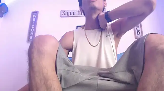 Snapshot of harrytomson_1 chatting on 03.01.25 harrytomson 1 online show from 03.01.25