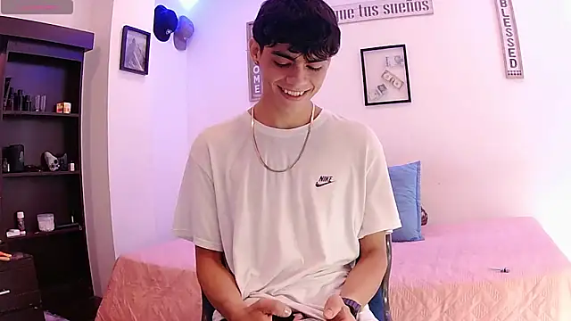 Snapshot of harrytomson_1 chatting on 09.09.25 harrytomson 1 online show from 09.09.25