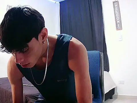 Snapshot of harrytomson_1 chatting on 11.02.25 harrytomson 1 online show from 11.02.25