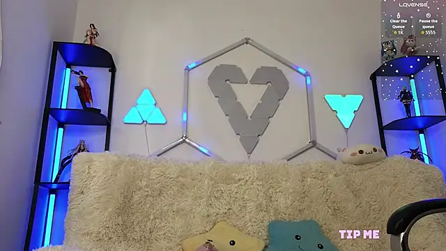 littlevixen18 online show from 11.05.25