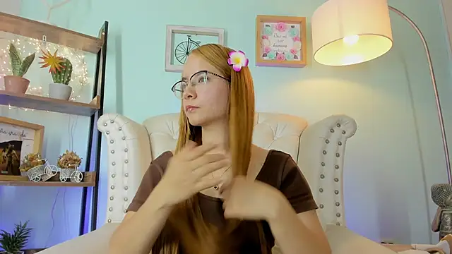 Snapshot of honey_fox1 chatting on 02.17.26 honey fox1 online show from 02.17.26