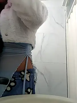 Snapshot of Nalaa_Sc chatting on 11.30.25 Nalaa Sc online show from 11.30.25