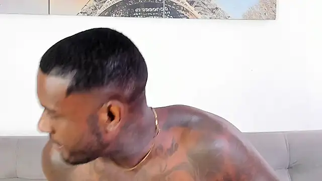 Snapshot of Dvid_Rullers chatting on 10.10.25 Dvid Rullers online show from 10.10.25