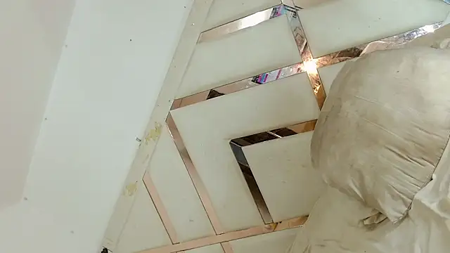 Snapshot of vahileht_smith chatting on 02.14.25 vahileht smith online show from 02.14.25