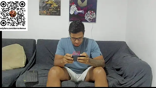 Snapshot of Darren_hot2 chatting on 10.22.25 Darren hot2 online show from 10.22.25