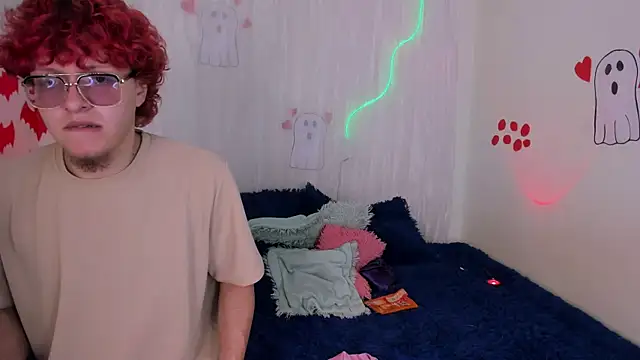 Snapshot of CelesteXCute chatting on 11.27.25 CelesteXCute online show from 11.27.25