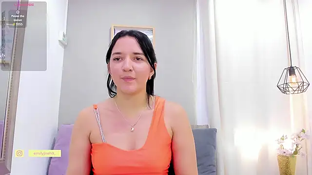 Snapshot of _EmilyJireh_ chatting on 01.13.25 EmilyJireh online show from 01.13.25