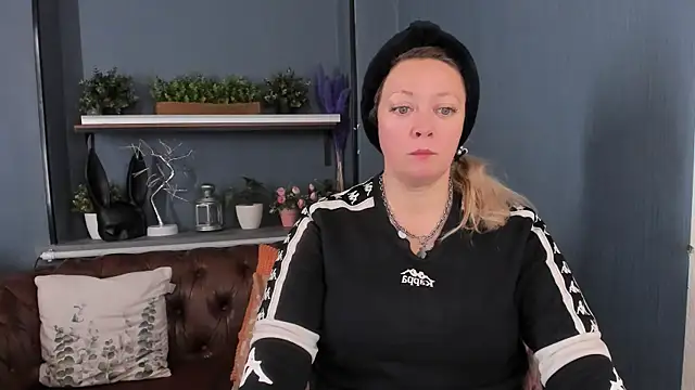 JesiaFoxi online show from 10.04.25