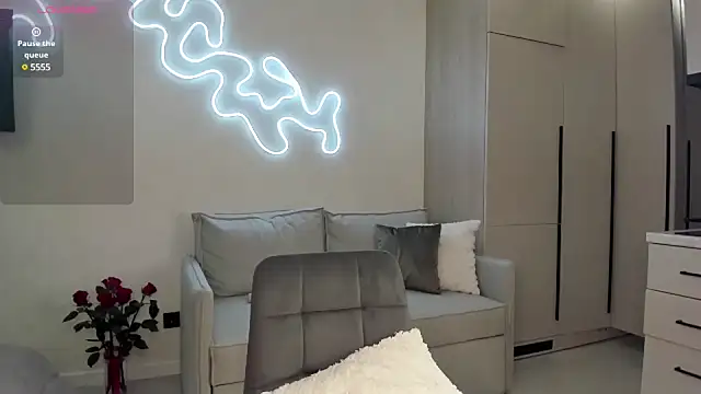  cometoseeme  online show from 01.26.25