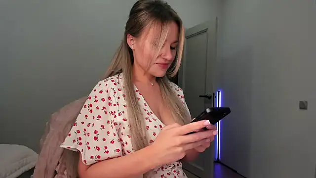  cometoseeme  online show from 09.21.25