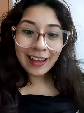 Snapshot of MishuColfer chatting on 10.31.25 MishuColfer online show from 10.31.25