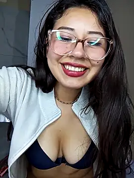 Snapshot of MishuColfer chatting on 12.18.25 MishuColfer online show from 12.18.25