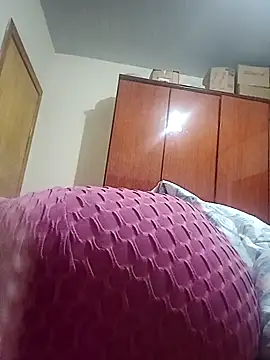 Snapshot of roladuraPr chatting on 01.04.25 roladuraPr online show from 01.04.25