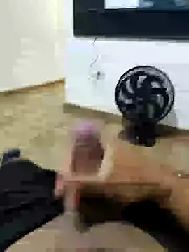 Snapshot of roladuraPr chatting on 01.10.25 roladuraPr online show from 01.10.25