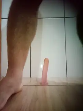 Snapshot of roladuraPr chatting on 02.15.25 roladuraPr online show from 02.15.25