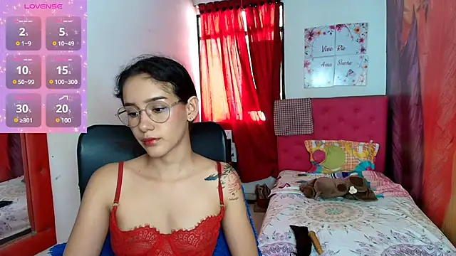 miley blue  online show from 03.17.25