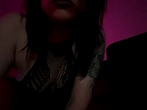 Snapshot of RavenRayyy chatting on 09.11.25 RavenRayyy online show from 09.11.25