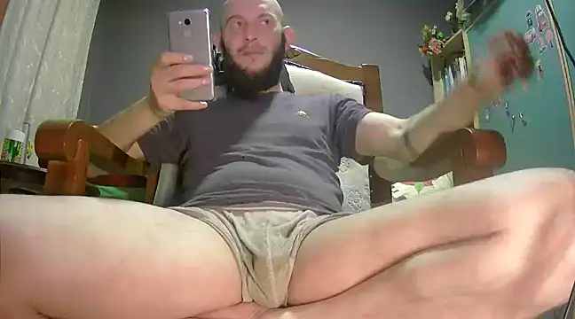 Snapshot of hardbigcock16 chatting on 01.26.25 hardbigcock16 online show from 01.26.25